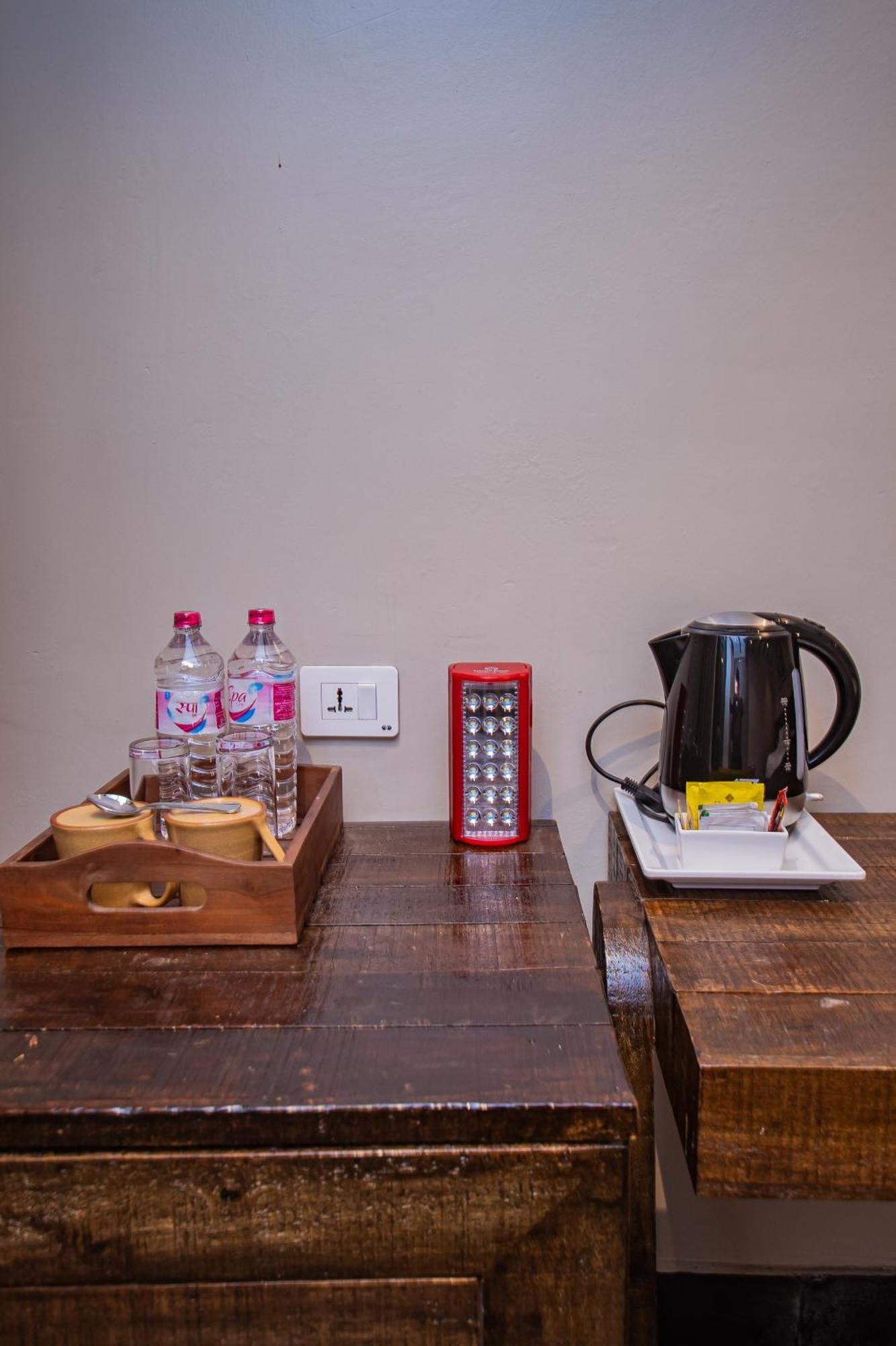拉尼班静修酒店 博卡拉 外观 照片